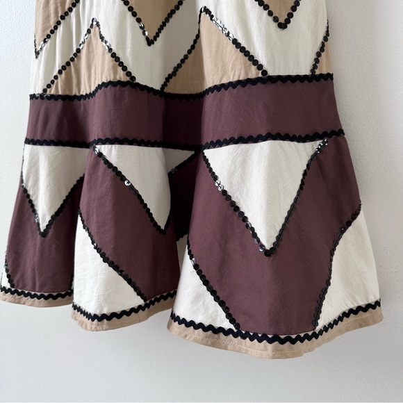 [SOLD] BCBG Maxazria Brown Tan Flare Summer Dress with sequin detail Size 6 - Picture 5 of 14